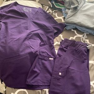 FIGS Purple 2 Pocket Scrub Top & Cargo Pants